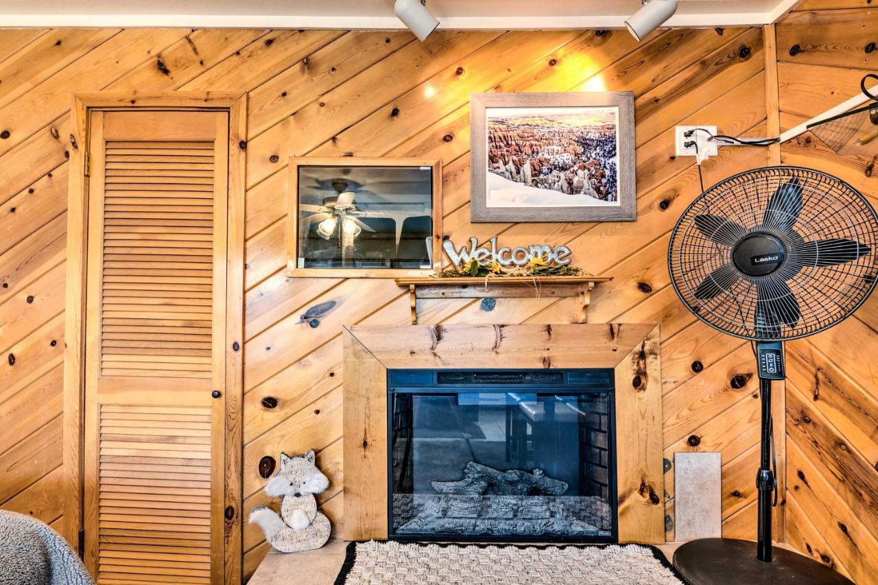 בריאן הד Cozy Studio With Fireplace About 1 Mi To Ski Resort מראה חיצוני תמונה